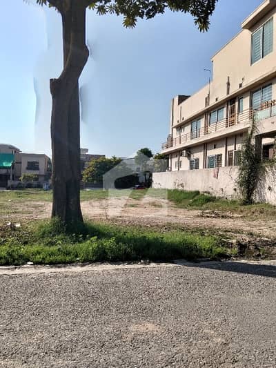 VERY GOOD LOCATION SOLID LAND ONE KANAL CORNER PLOT AVAIL FOR SALE