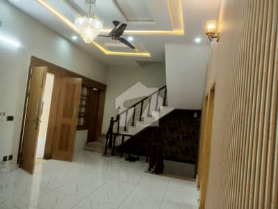 11 Marla Fully Renovated Tripple Story House Basement , Ground , 1st Floor Available For Sale