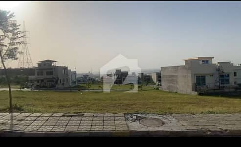 ڈی ایچ اے فیز 1 - سیکٹر ایف ڈی ایچ اے ڈیفینس فیز 1,ڈی ایچ اے ڈیفینس,اسلام آباد میں 1 کنال رہائشی پلاٹ 3.05 کروڑ میں برائے فروخت۔ ڈی ایچ اے فیز 1 - سیکٹر ایف ڈی ایچ اے ڈیفینس فیز 1,ڈی ایچ اے ڈیفینس,اسلام آباد میں 1 کنال رہائشی پلاٹ 3.05 کروڑ میں برائے فروخت۔