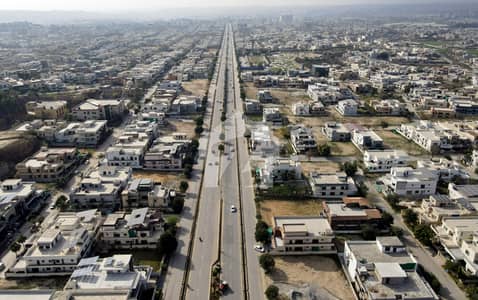 1 Kanal South Level Plot for Sale in Prestigious Street 6 Sector C, DHA Phase 2