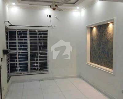 Prime Location In Central Park - Block C Lower Portion For rent Sized 8 Marla