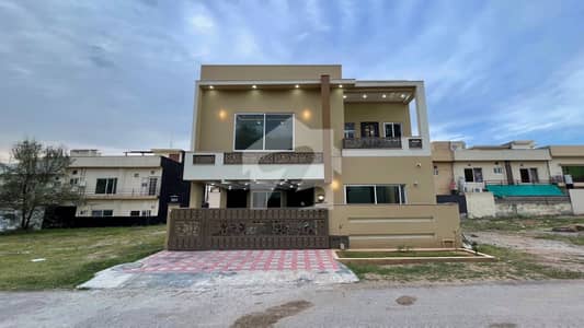 Beautiful Front Lawn | Front Open | 7 Marla Brand New Designer House For Sale Bahria Town