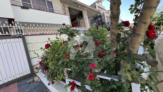 جی ۔ 13 اسلام آباد میں 6 کمروں کا 10 مرلہ مکان 7.8 کروڑ میں برائے فروخت۔