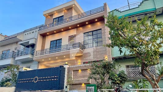 جی ۔ 13 اسلام آباد میں 6 کمروں کا 7 مرلہ مکان 6.65 کروڑ میں برائے فروخت۔