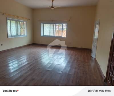PRIME LOCATION 60 ROAD LOWER PREMISES FOR SILENT COMMERCIAL USE