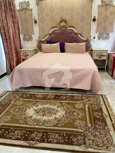 ڈی ایچ اے فیز 8 ڈیفنس (ڈی ایچ اے),لاہور میں 4 کمروں کا 10 مرلہ مکان 3.25 لاکھ میں کرایہ پر دستیاب ہے۔