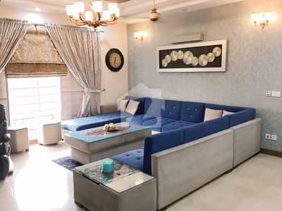 ڈی ایچ اے فیز 8 ڈیفنس (ڈی ایچ اے),لاہور میں 7 کمروں کا 1 کنال مکان 4.35 لاکھ میں کرایہ پر دستیاب ہے۔