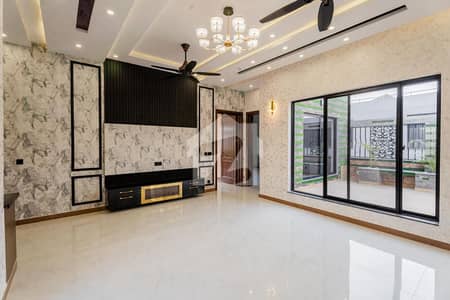 1 Kanal Full House For Rent In DHA Phase 8 Ex Park View