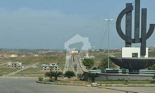 ڈی ایچ اے فیز 5 ۔ سیکٹر کے ڈی ایچ اے ڈیفینس فیز 5,ڈی ایچ اے ڈیفینس,اسلام آباد میں 1 کنال رہائشی پلاٹ 4.1 کروڑ میں برائے فروخت۔