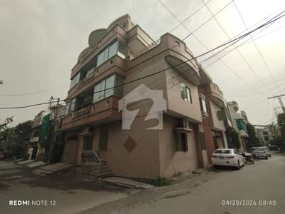 سمن آباد لاہور میں 11 کمروں کا 9 مرلہ مکان 4.85 کروڑ میں برائے فروخت۔