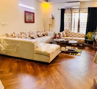 10 Marla BEAUTIFUL HOUSE In DHA Sector F.