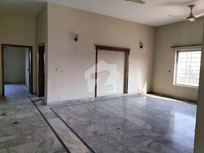 ڈی ایچ اے ڈیفینس فیز 2 ڈی ایچ اے ڈیفینس,اسلام آباد میں 3 کمروں کا 1 کنال بالائی پورشن 1.1 لاکھ میں کرایہ پر دستیاب ہے۔