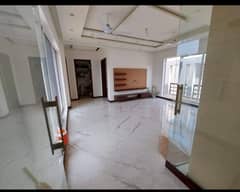 01 Kanal Slightly Used Beautiful Upper Portion Available For Rent At Very Hot Location