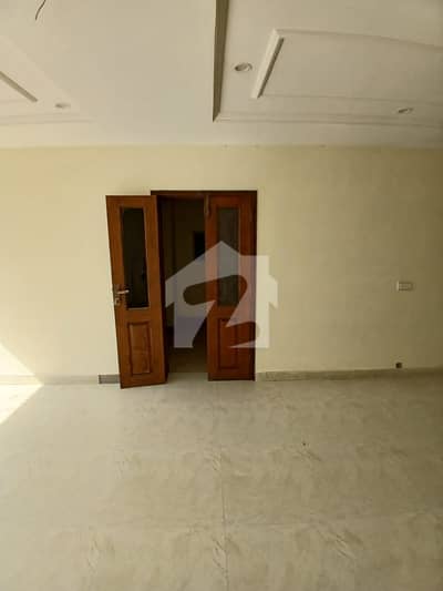 4 Marla Brand New Office For Rent