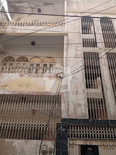 ایئرپورٹ روڈ کراچی میں 6 کمروں کا 5 مرلہ مکان 2.0 کروڑ میں برائے فروخت۔