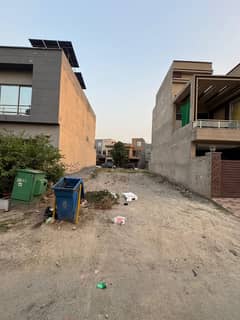 5 Marla Plot At Prime Location For Sale