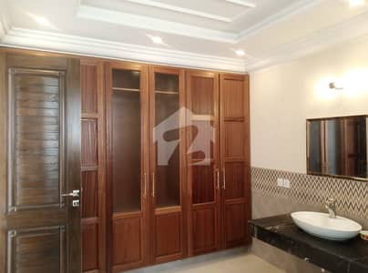 SLIGHTLY USED 01 KANAL VERY BEAUTIFUL UPPER PORTIN WITH SEPARATE ENTRANCE AVAILABLE FOR RENT SLIGHTLY USED 01 KANAL VERY BEAUTIFUL UPPER PORTIN WITH SEPARATE ENTRANCE AVAILABLE FOR RENT