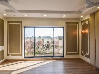 Luxurious 1 Kanal Modern House For Rent In DHA Phase 6 Near Dolman Mall , Lahore