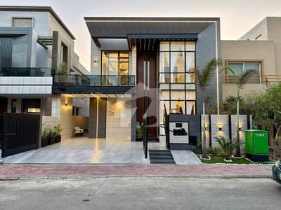 A PRIME LOCATION 10 MARLA LUXURY HOUSE FOR SALE IN OVERSEAS B BLOCK BAHRIA TOWN LAHORE A PRIME LOCATION 10 MARLA LUXURY HOUSE FOR SALE IN OVERSEAS B BLOCK BAHRIA TOWN LAHORE