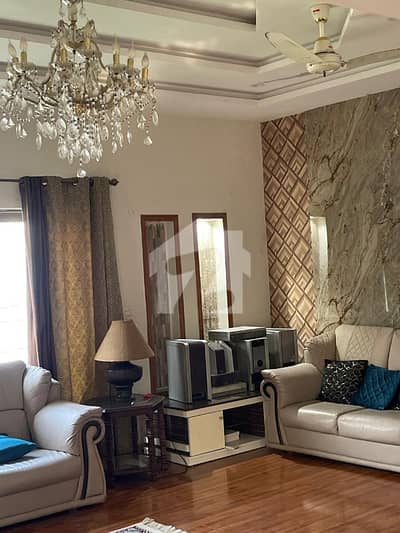 1 Kanal Slightly Used House For Sale Prime Location In Paragon City