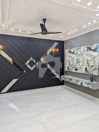 MODREN 5 MARLA DESIGNER HOUSE AVAILABLE FOR SALE