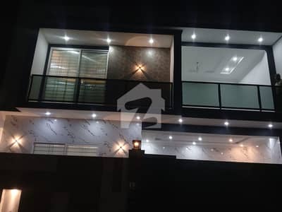 بنی گالہ اسلام آباد میں 7 کمروں کا 10 مرلہ مکان 5.5 کروڑ میں برائے فروخت۔