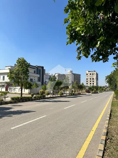 ٹاپ سٹی 1 اسلام آباد میں 1 کنال رہائشی پلاٹ 1.5 کروڑ میں برائے فروخت۔ ٹاپ سٹی 1 اسلام آباد میں 1 کنال رہائشی پلاٹ 1.5 کروڑ میں برائے فروخت۔