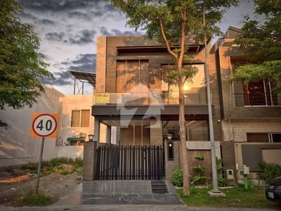 ڈی ایچ اے فیز 6 ڈیفنس (ڈی ایچ اے),لاہور میں 3 کمروں کا 5 مرلہ مکان 2.45 کروڑ میں برائے فروخت۔
