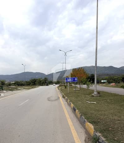 60x90 PLOT FOR SALE NEAR MARGLLA AVENUE