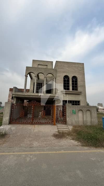 8 Marla Grey Structure House For Sale Park Facing