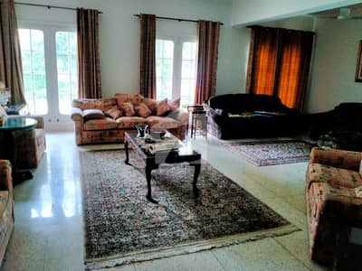 House Of 1166 Square Yards In F-7 Is Available