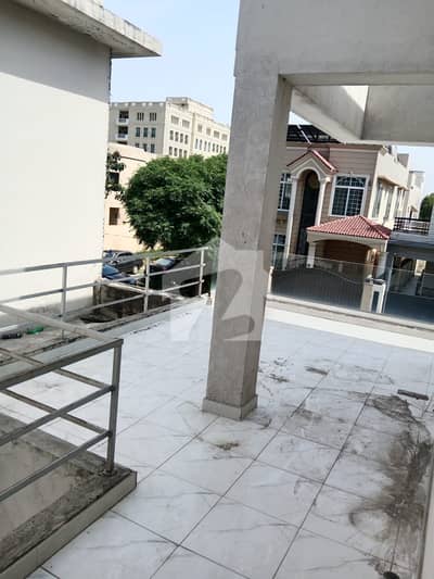 **2 Bed Lower Lock Upper Portion For Rent Hot Offer**
