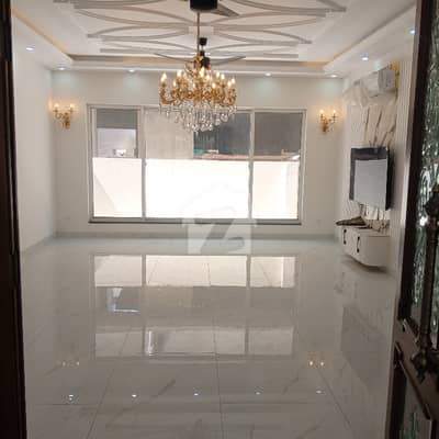 1 Kanal Brand New Upper Portion For Rent