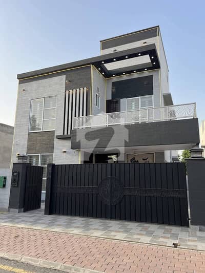 ڈی ایچ اے فیز 8 ڈیفنس (ڈی ایچ اے),لاہور میں 4 کمروں کا 10 مرلہ مکان 1.35 لاکھ میں کرایہ پر دستیاب ہے۔ ڈی ایچ اے فیز 8 ڈیفنس (ڈی ایچ اے),لاہور میں 4 کمروں کا 10 مرلہ مکان 1.35 لاکھ میں کرایہ پر دستیاب ہے۔