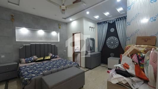 تاج باغ سکیم لاہور میں 10 مرلہ مکان 3.1 کروڑ میں برائے فروخت۔