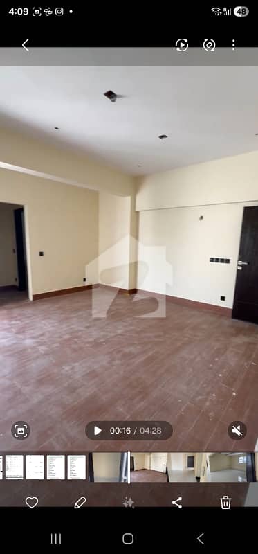 4 Bed DD 2800sq Feet Private Lift Flat Available For Sell In Court Twin Tower