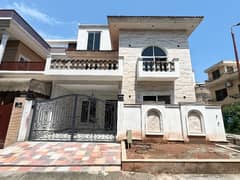 Corner 8 Marla House Available In G-11/2 Corner 8 Marla House Available In G-11/2