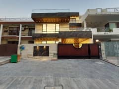 On Excellent Location 12 Marla Spacious House Is Available In G-10/2 For Sale On Excellent Location 12 Marla Spacious House Is Available In G-10/2 For Sale