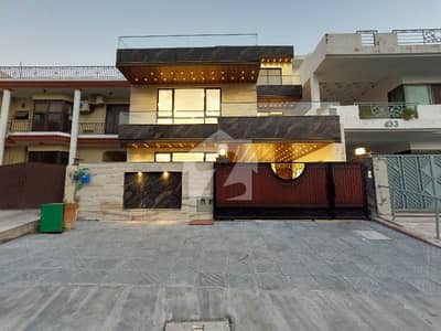 On Excellent Location 12 Marla Spacious House Is Available In G-10/2 For Sale On Excellent Location 12 Marla Spacious House Is Available In G-10/2 For Sale