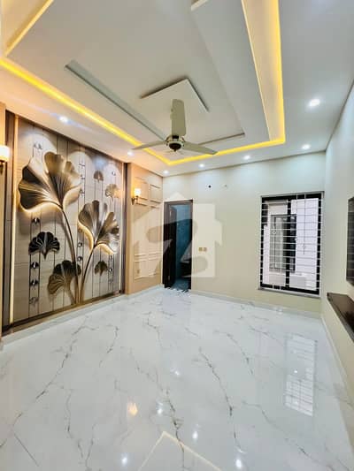 10 Marla Luxury Brand New House For Sale