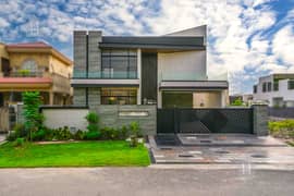 Prime Location Near To Park & Mosque 1 Kanal Top Notched Modern House