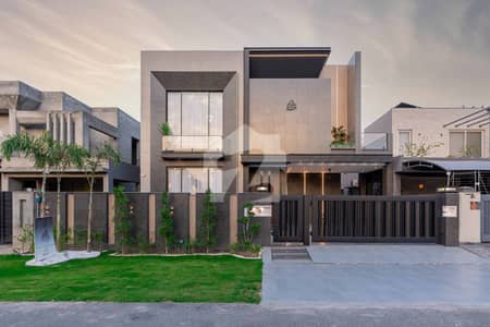 Near Tim Hortons & KFC 1 Kanal Modern Design Antique House