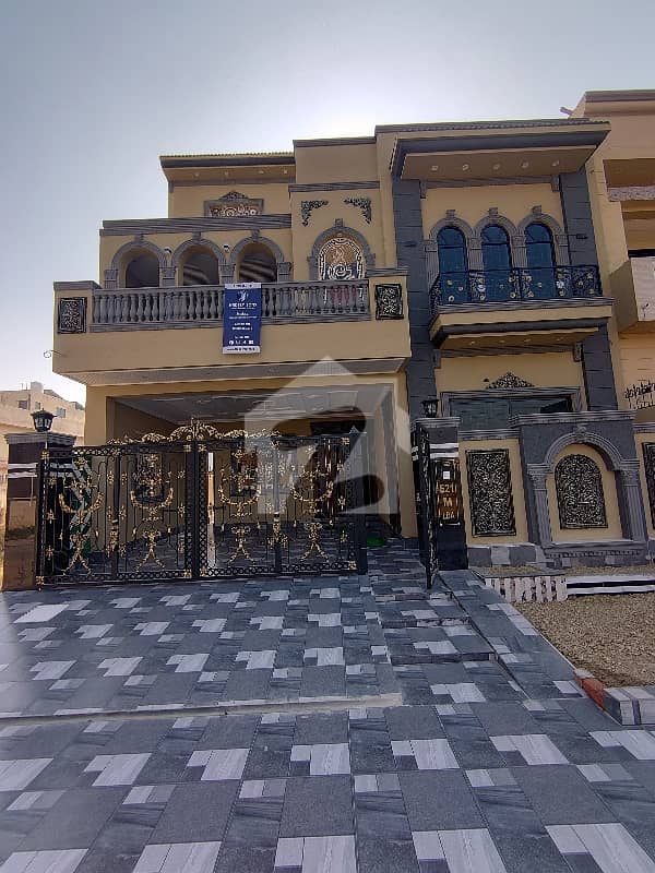Modern Luxury Double-Storey House For Sale Modern Luxury Double-Storey House For Sale