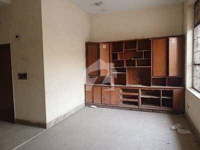10 Marla Double Storey House For Rent 10 Marla Double Storey House For Rent