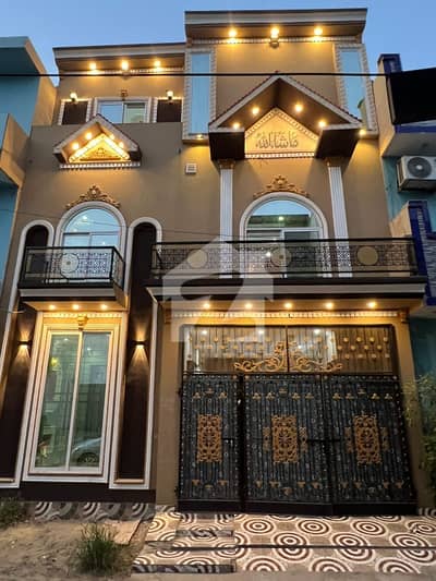 شاداب گارڈن لاہور میں 6 کمروں کا 5 مرلہ مکان 2.1 کروڑ میں برائے فروخت۔