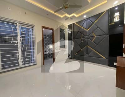 10 MARLA BRAND NEW LUXUARY FULL HOUSE FOR RENT IN JAniper BLOCK BAHRIA TOWN LAHORE