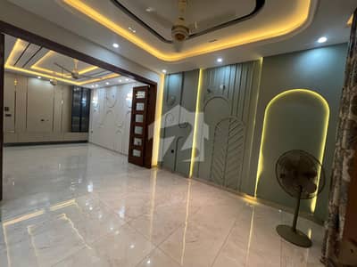 10 MARLA BRAND NEW LUXURY FULL HOUSE FOR RENT IN JASMINE BLOCK BAHRIA TOWN LAHORE