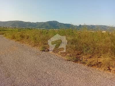 50X90 PLOT 70 FEET STREET FOR SALE