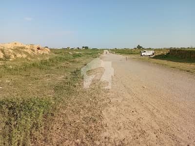 40X80 PLOT CORNER 70X50 FACING 600 YARDS