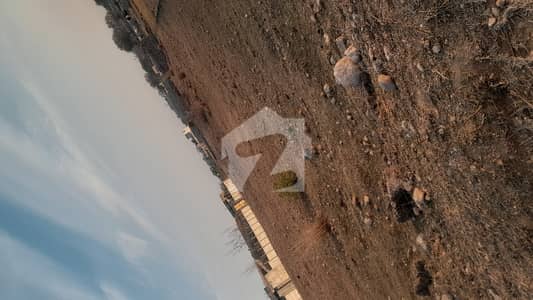 ڈی - 14 اسلام آباد میں 4 کنال رہائشی پلاٹ 2.0 کروڑ میں برائے فروخت۔